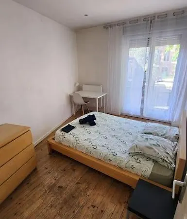 T3 Petit Confort - Proche Commodites - Parking Prive *