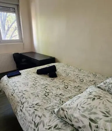 T3 Petit Confort - Proche Commodites - Parking Prive *