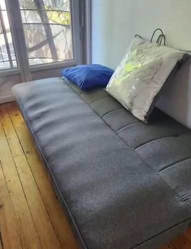 T3 Petit Confort - Proche Commodites - Parking Prive