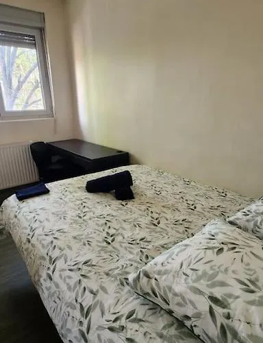 T3 Petit Confort - Proche Commodites - Parking Prive *